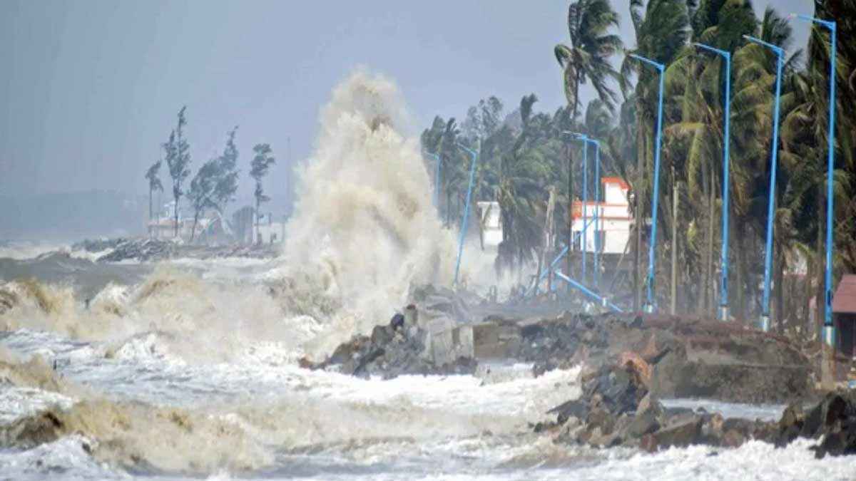 শক্তিশালী ঘূর্ণিঝড় ‘কিকো’ আছড়ে পড়তে পারে যেসব অঞ্চলে