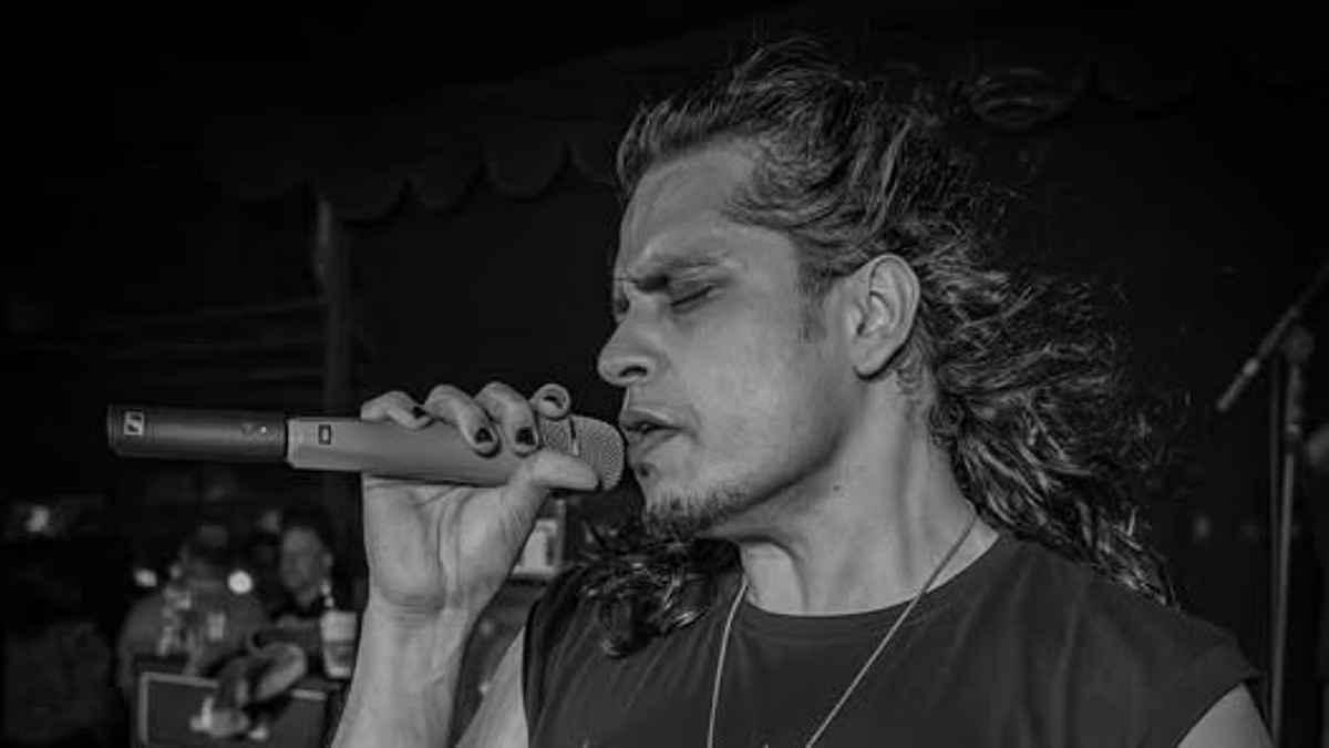 কণ্ঠশিল্পী দীপ মারা গেছেন