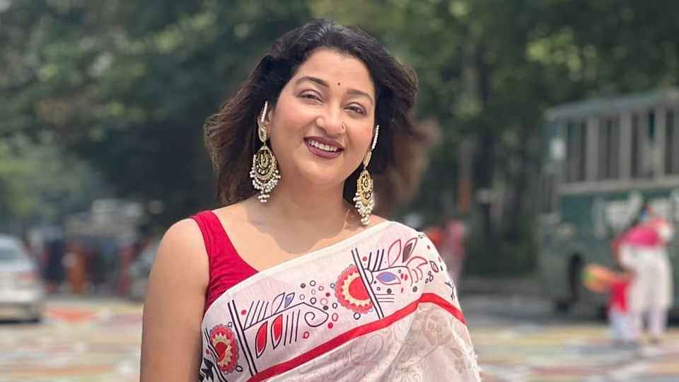 প্রাথমিক বিদ্যালয়ে ধর্মীয় শিক্ষক নিয়োগের দাবি, যা বললেন দীপা খন্দকার