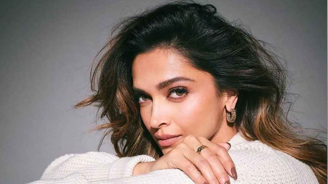 কন্যার প্রথম জন্মদিন, কী উপহার দিলেন দীপিকা?