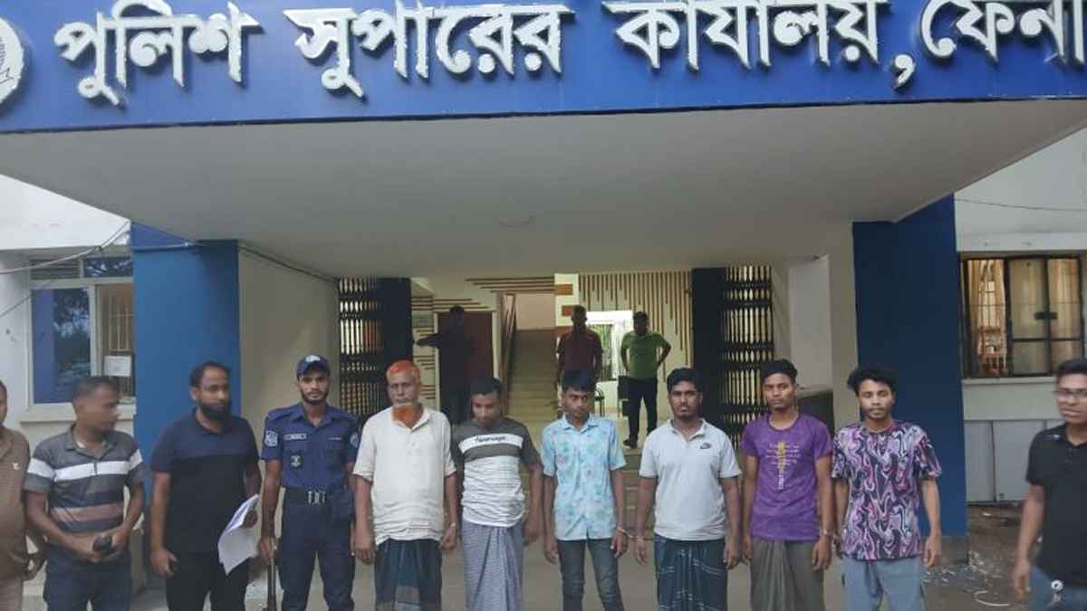 অটোরিকশা ছিনতাই চক্রের ৬ সদস্য গ্রেফতার