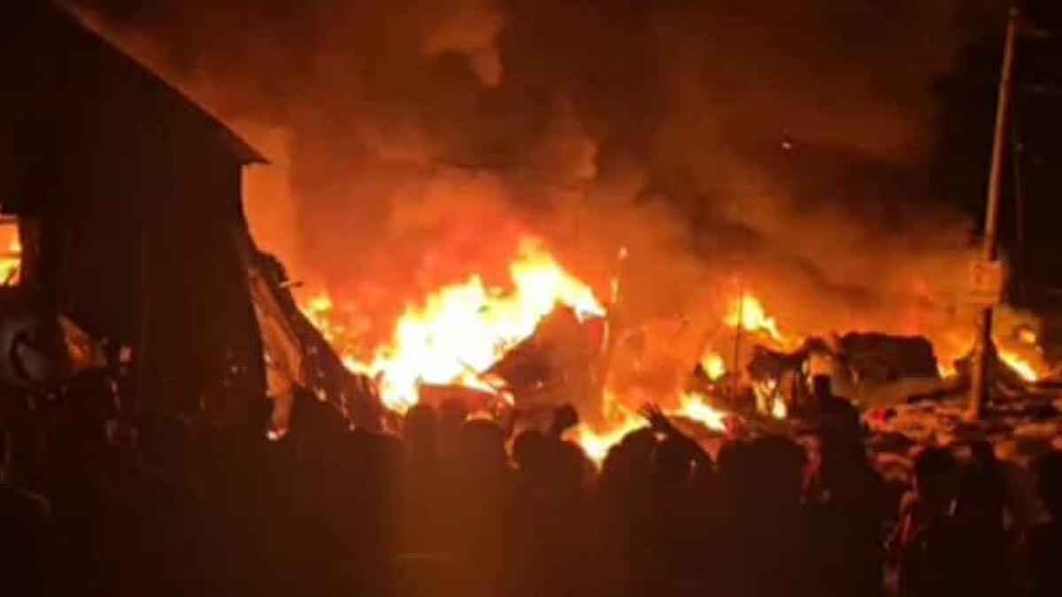 গাজীপুরে ঝুট গুদামে আগুন, নিয়ন্ত্রেণে ৭ ইউনিট