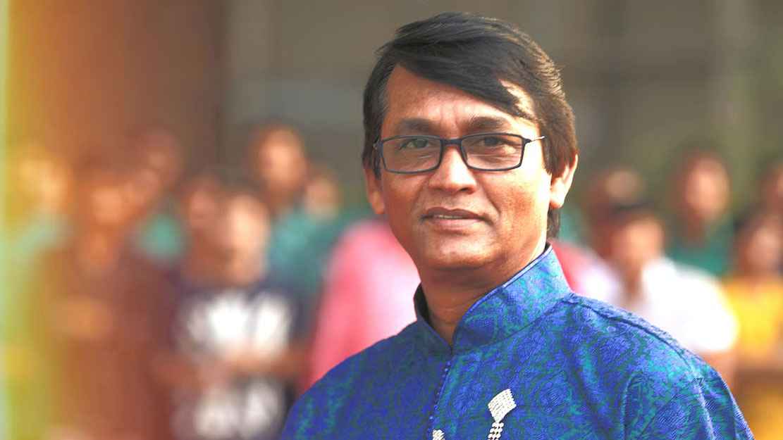 চরিত্রের প্রয়োজনে গালিগালাজ থাকতে পারে: আজিজুল হাকিম 