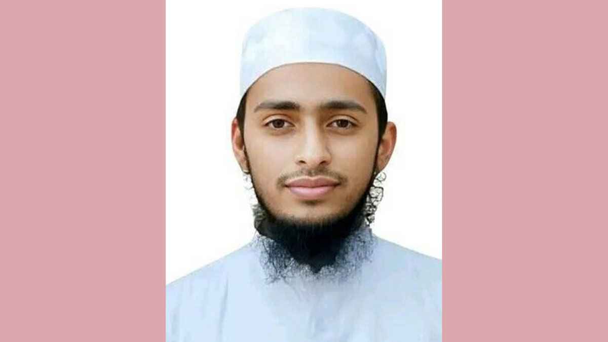 অসাধারণ কীর্তি: ৮ মাসে পুরো বুখারি শরিফ মুখস্থ করলেন হাফেজ হাসনাইন