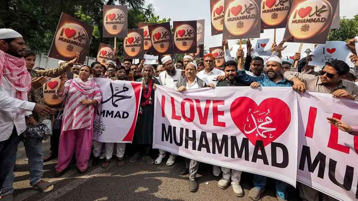 ‘আই লাভ মুহাম্মদ’ ব্যানার ঘিরে ভারতে মুসলিমদের হয়রানি