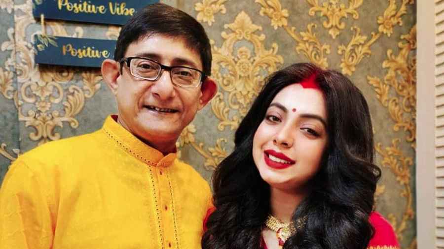 চটেছেন কাঞ্চন মল্লিকের স্ত্রী, সাইবার ক্রাইমে অভিযোগ শ্রীময়ীর