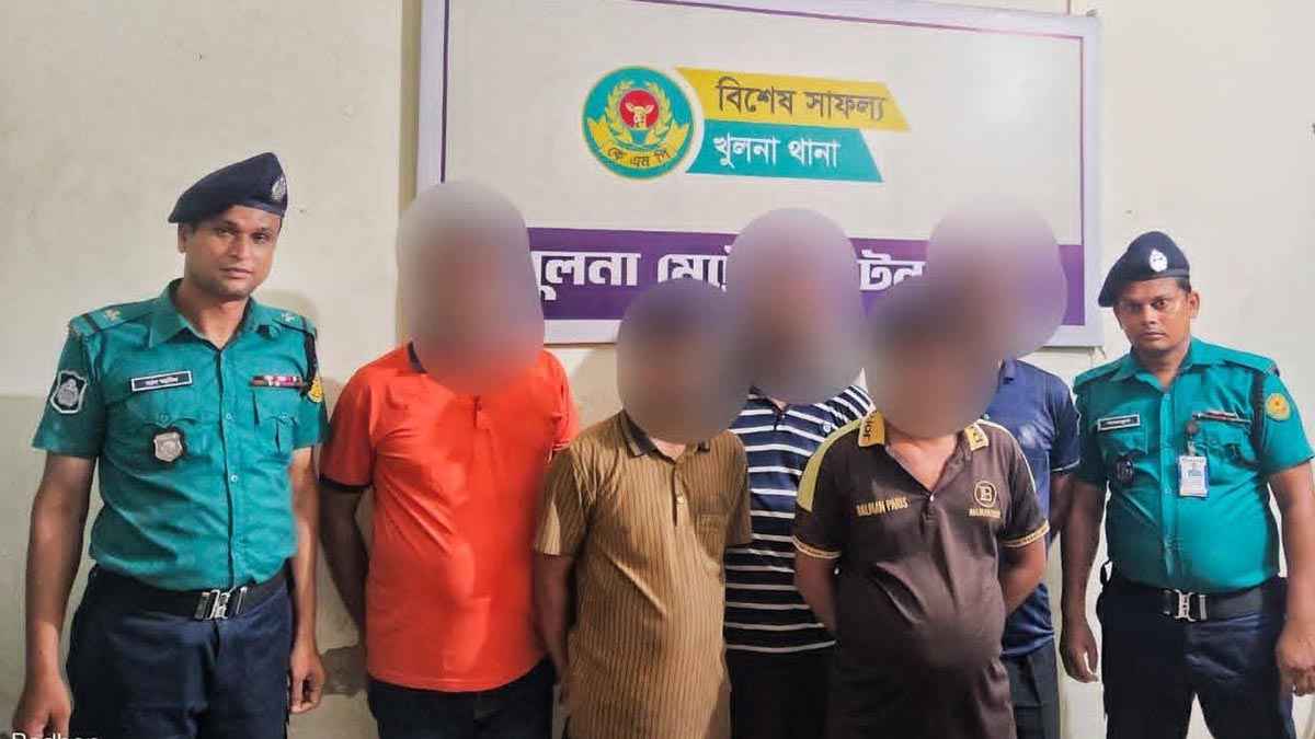 খুলনার আবাসিক হোটেল থেকে ২০ নারী-পুরুষ গ্রেফতার