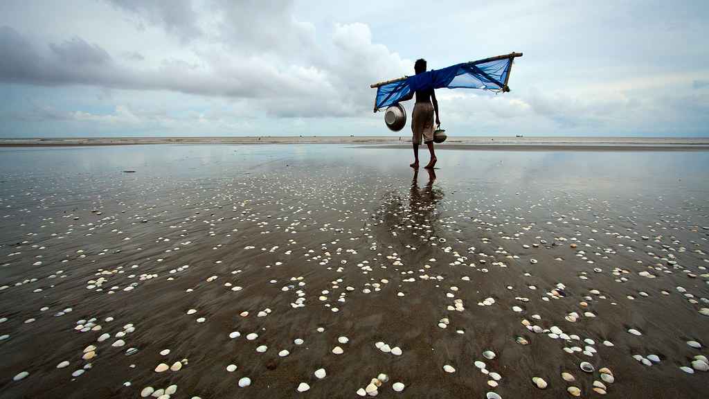 Chiroyli porno qiz tepada