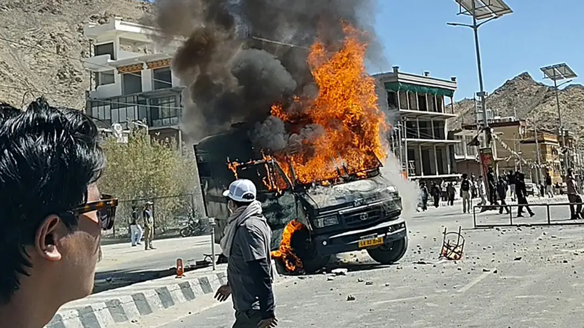 শ্রীলঙ্কা-বাংলাদেশ-নেপালের পর ভারতও কি ‘জেন জি’ বিক্ষোভ দেখলো?