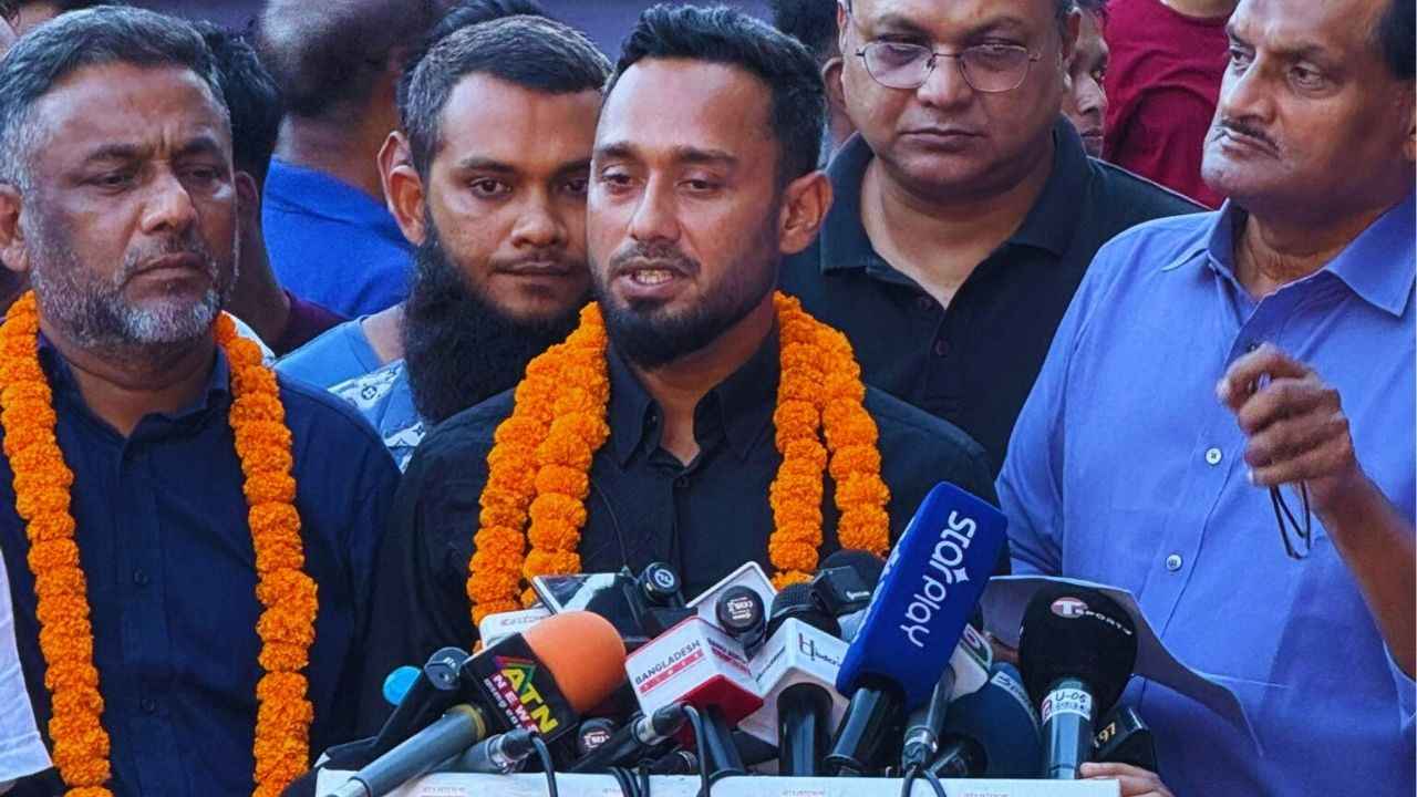 বিপুল ভোটে জিতে সভাপতি হলেন মোহাম্মদ মিঠুন