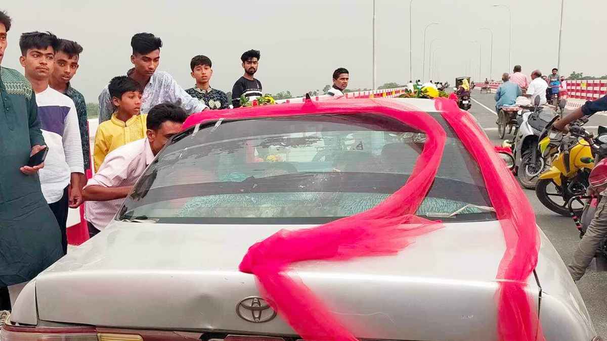 গাড়ি থামিয়ে নববধূ ছিনতাই, অতঃপর…