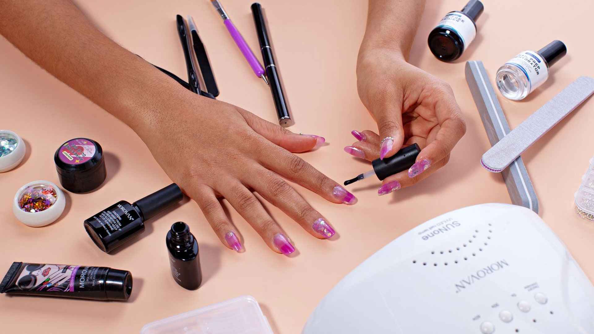 ইউরোপে যে কারণে নিষিদ্ধ হলো জেল নেলপলিশ