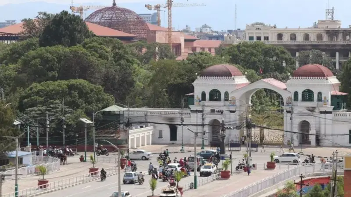 শান্ত হতে শুরু করেছে নেপাল, কাঠমান্ডুতে গণপরিবহন চালু