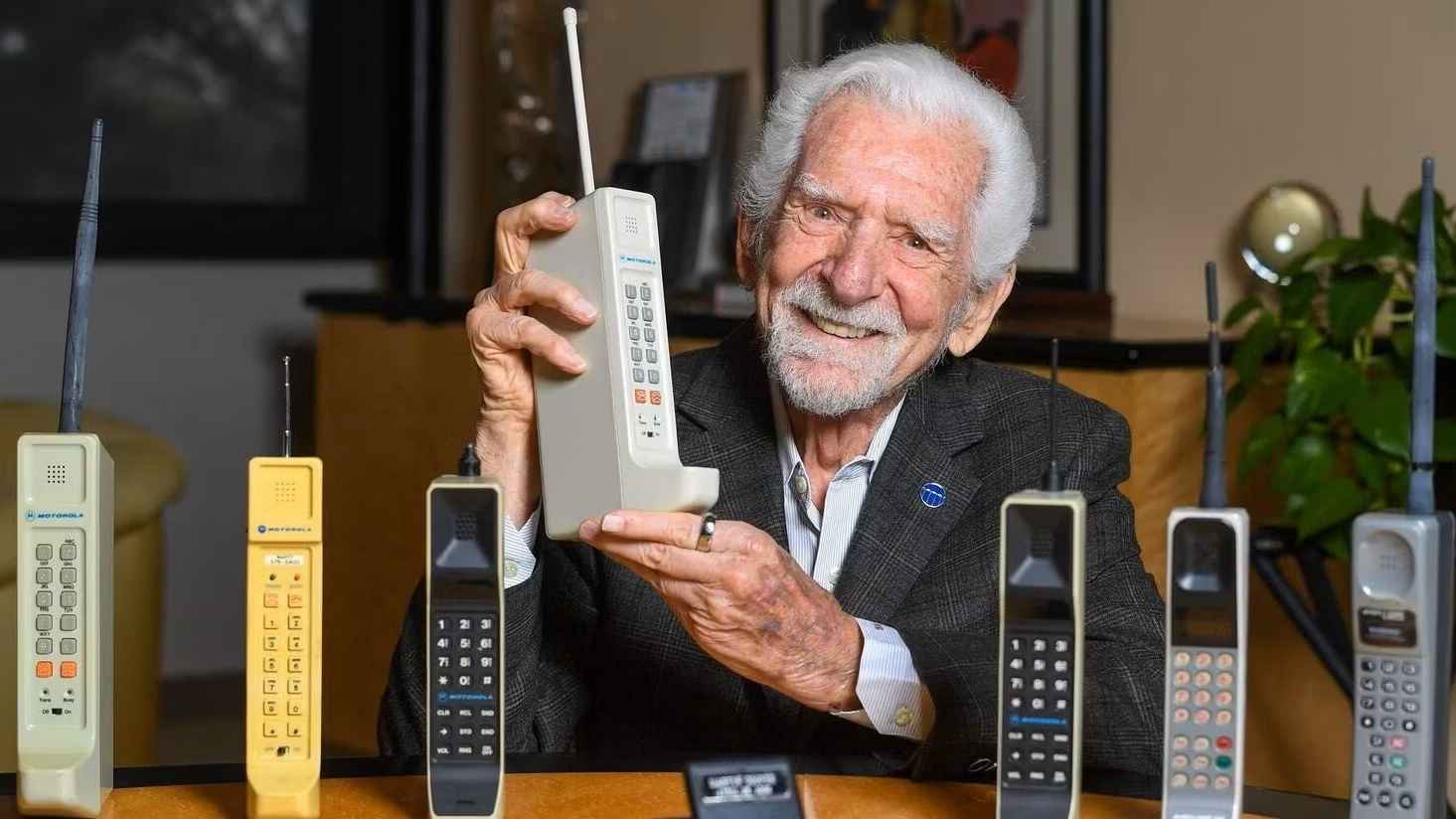 মোবাইল ফোনের জনক