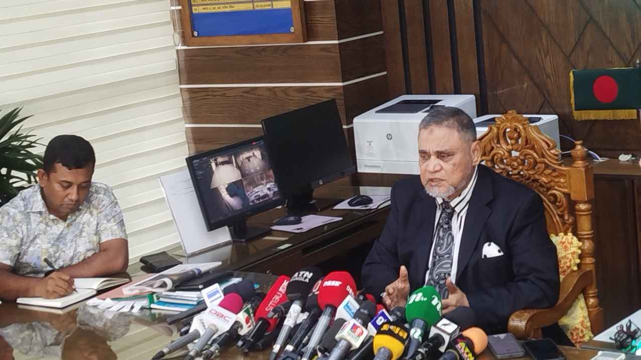 সরকার যখন চাইবে তখনই নির্বাচন, ইসি দায় নেবে না: সিইসি