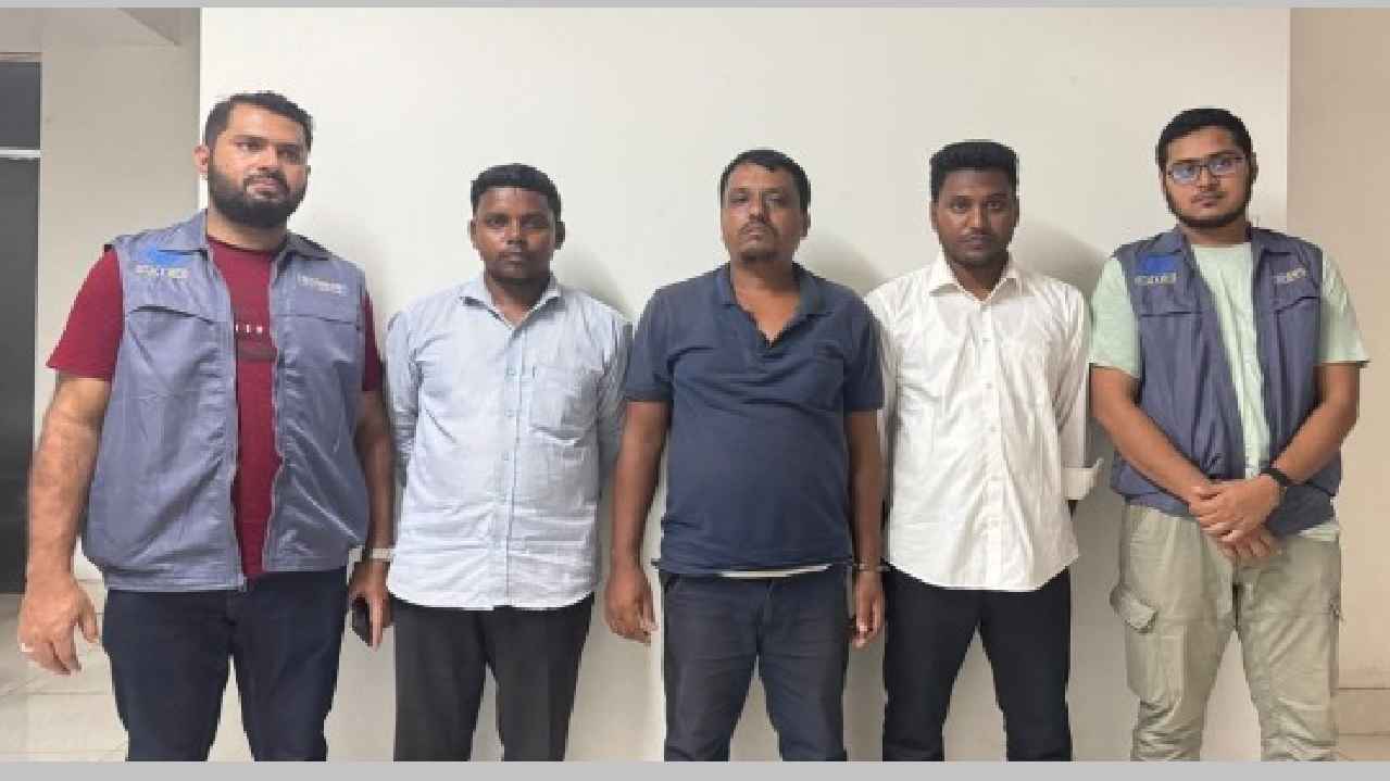 টেলিগ্রামে সক্রিয় প্রতারক চক্র, কোটি টাকা হাতিয়ে নিয়ে গ্রেফতার ৩