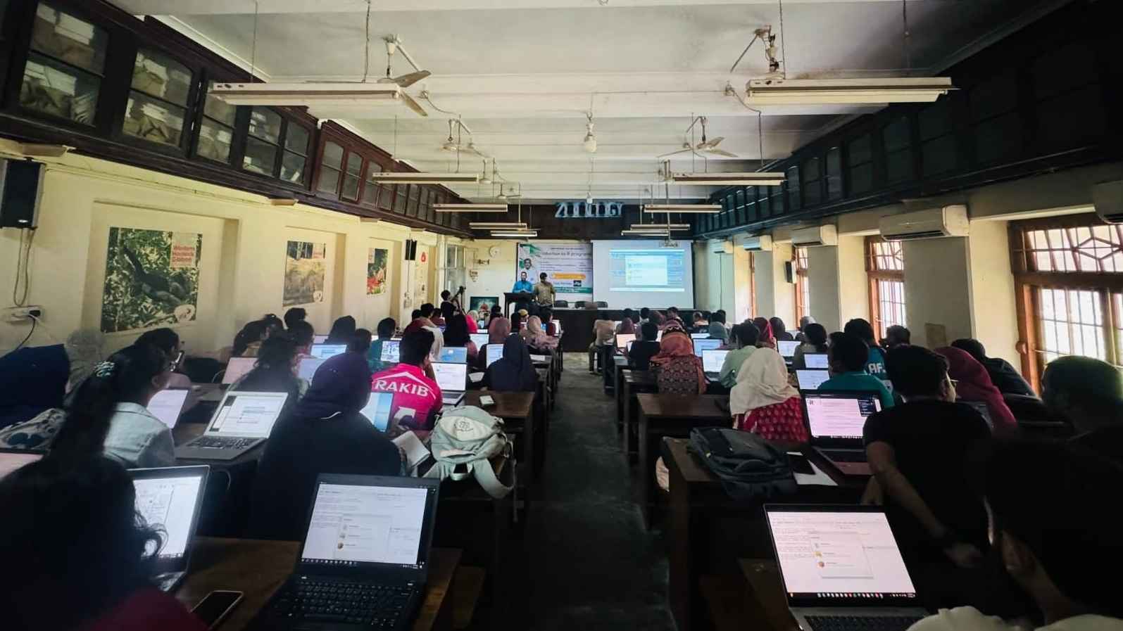 ডাকসু নির্বাচনে উমামার প্যানেলের অব্যাহত আচরণবিধি লঙ্ঘনের অভিযোগ