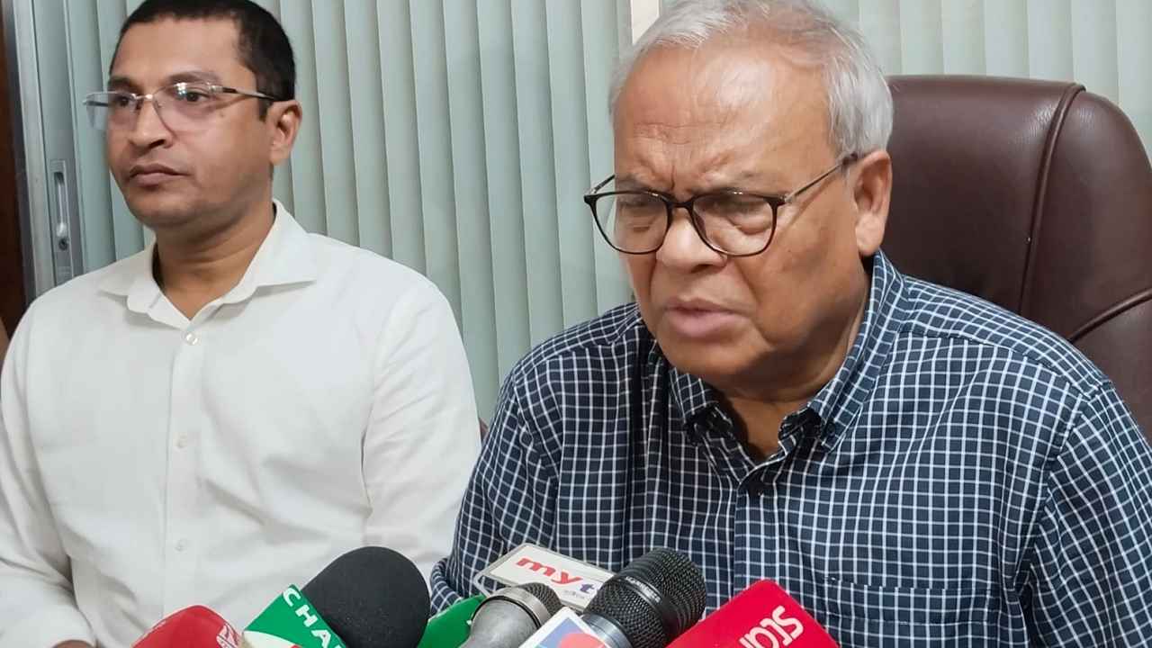 দুর্গাপূজাকে কেন্দ্র করে গভীর চক্রান্ত চলছে: রিজভী