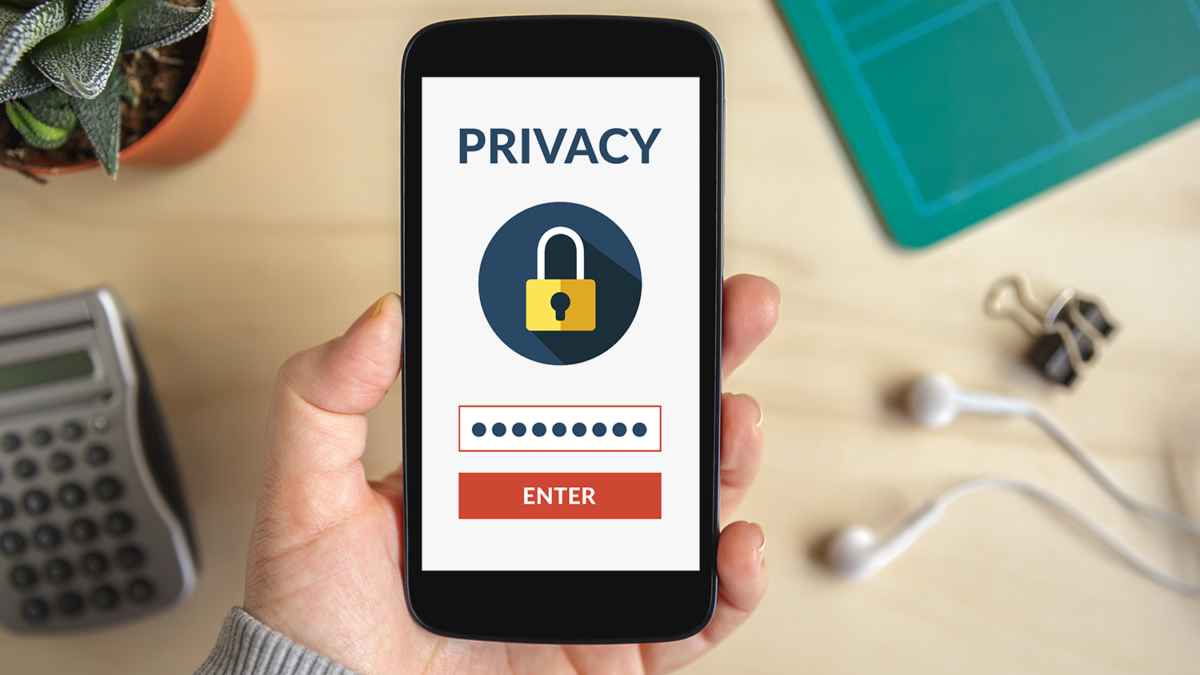 ফোন কতটা সুরক্ষিত? ডিলিট করলেও ফিরিয়ে আনা যায় ছবি-ভিডিও