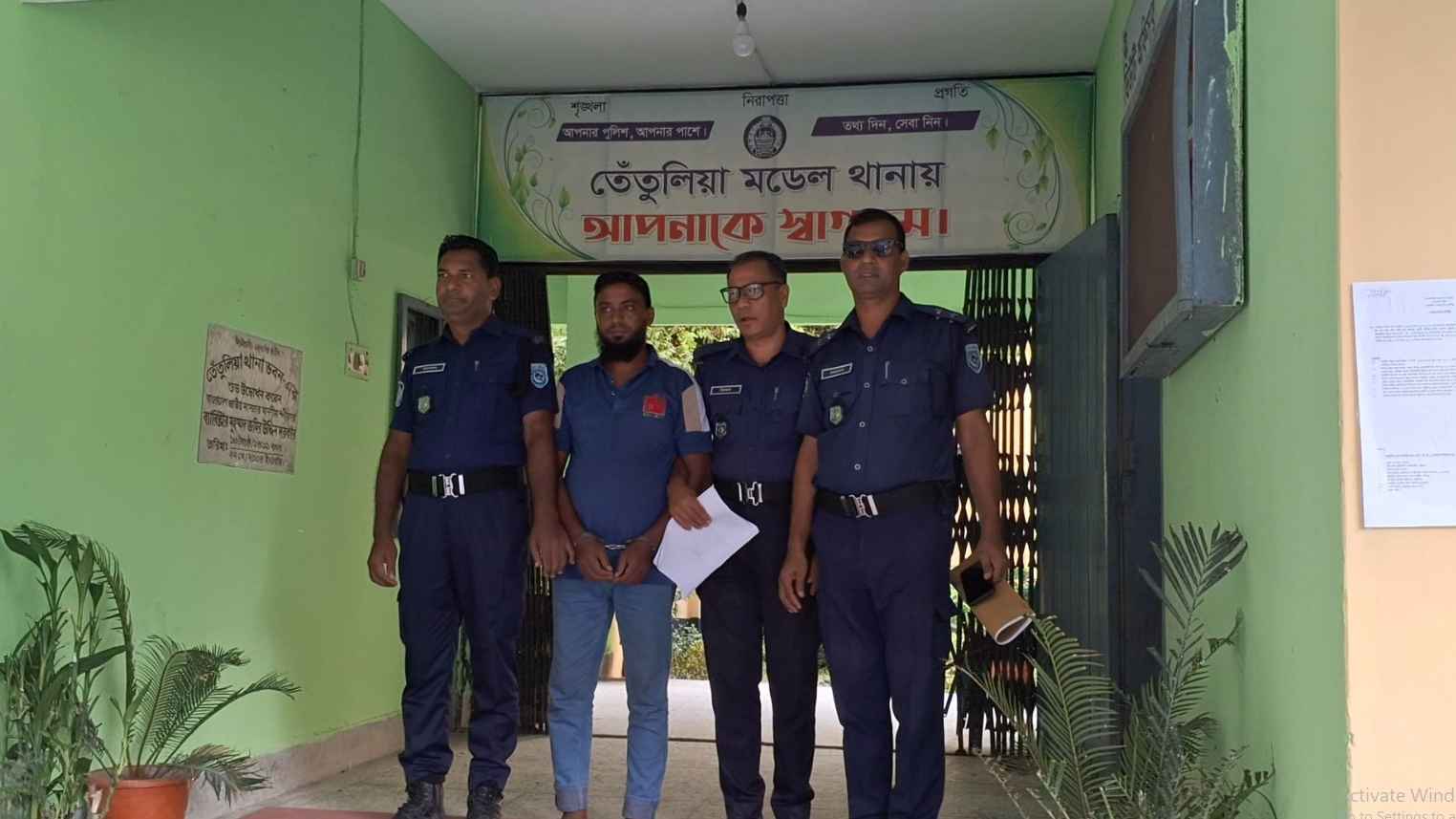 তেঁতুলিয়ায় ছাত্রী ধর্ষণ মামলার প্রধান আসামি গ্রেফতার