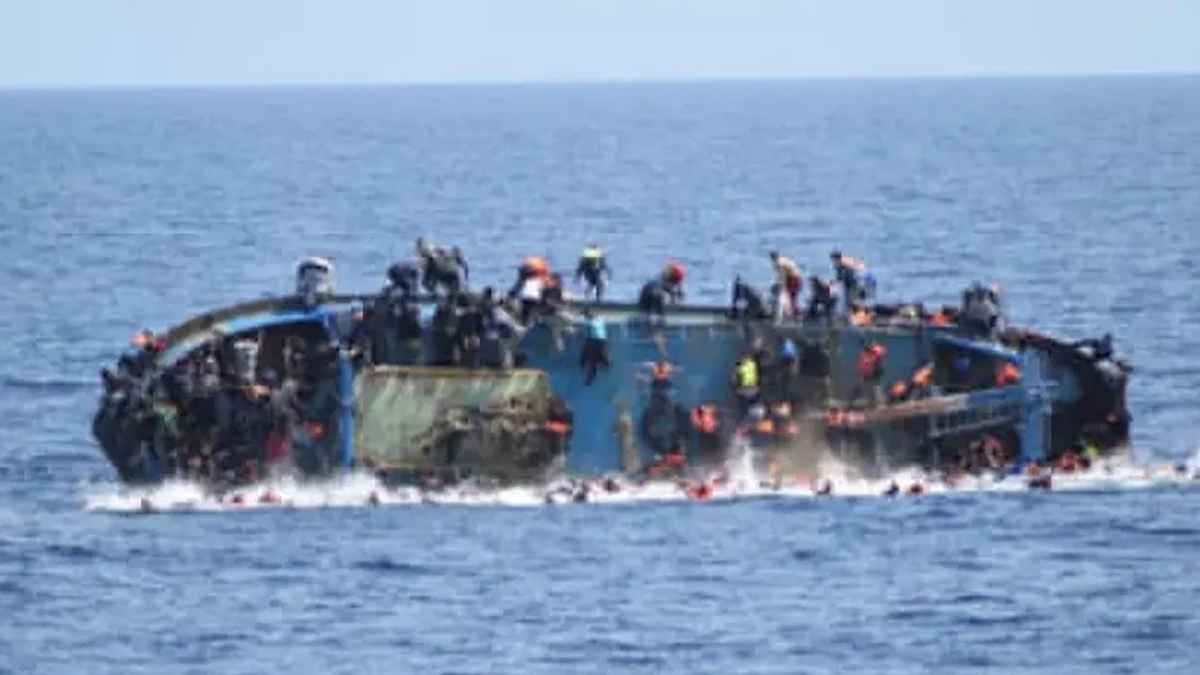 স্পেনের উপকূলে জাহাজ ডুবে নিহত প্রায় ১৫০