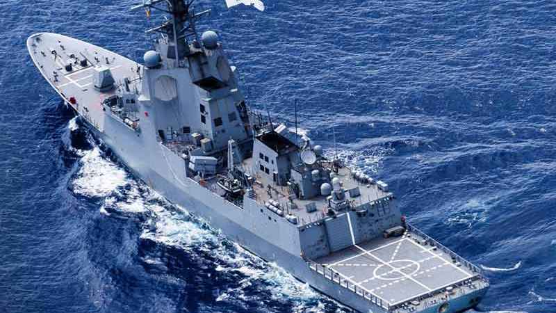 তাইওয়ান উপকূলে অস্ট্রেলিয়া এবং কানাডার যুদ্ধজাহাজ