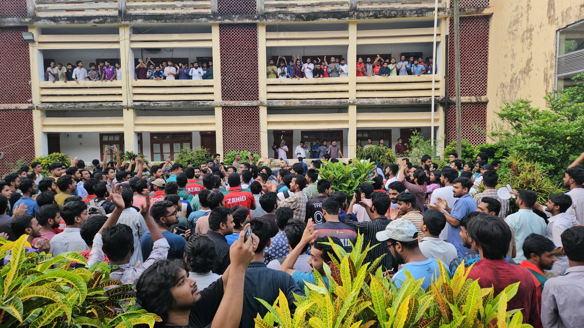 thumbnail_1000128435