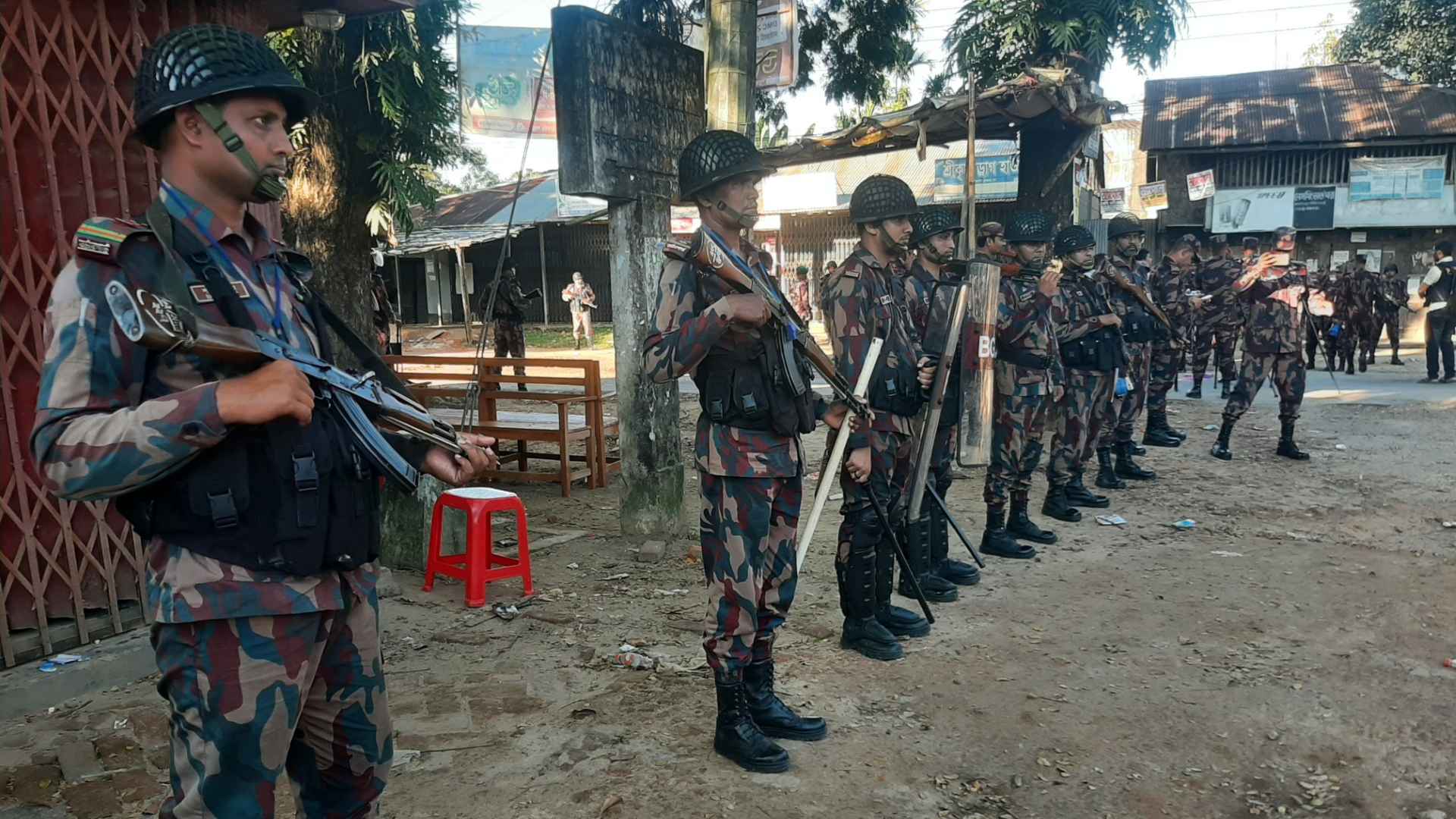 খাগড়াছড়িতে নিহত তিনজনের পরিচয় মিলেছে, পরিস্থিতি উন্নতির দিকে