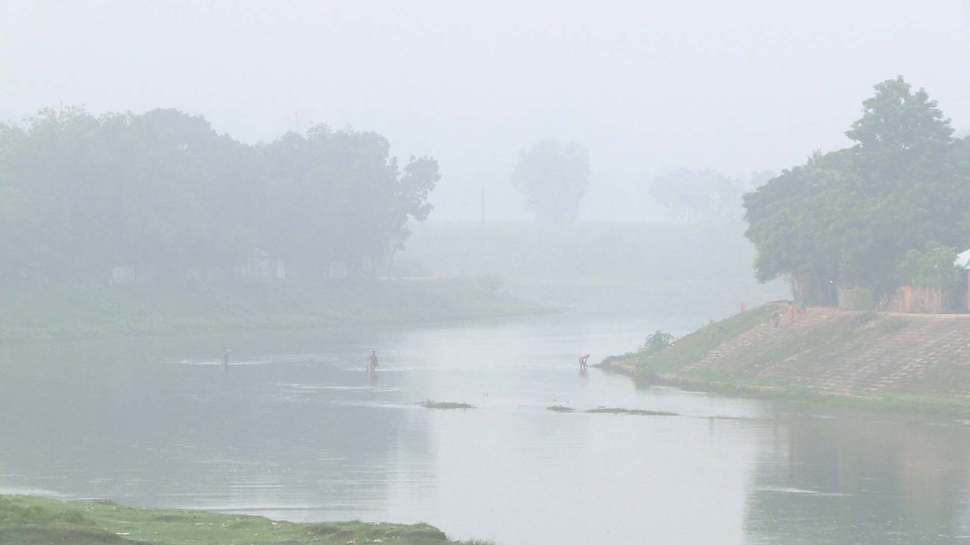 thumbnail_Photo_(2)-Thakurgaon_is_in_the_mood_for_early_winter_-_the_morning_is_drenched_in_dew,_the_surroundings_are_covered_in_fog