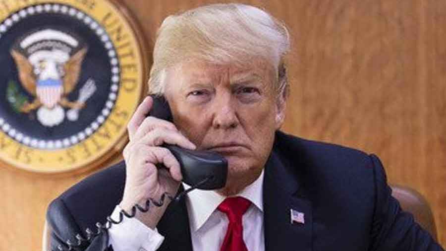 এবার অভিবাসীদের ফোন হ্যাক করবে ট্রাম্প প্রশাসন!