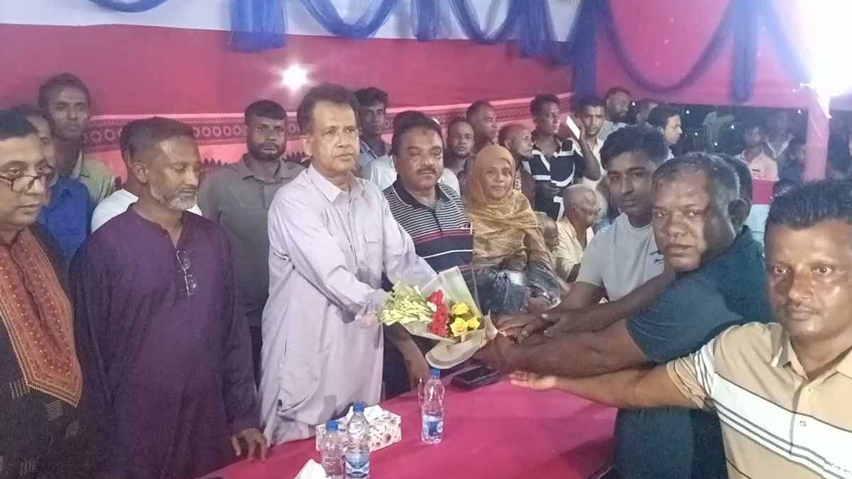 যারা সাম্প্রদায়িক রাজনীতি করে, তারা বারবার ধ্বংস হয়েছে: আজিজুল বারী