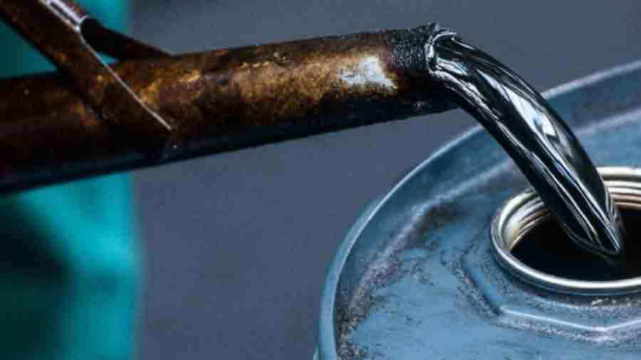 ক্রুড অয়েল কী?