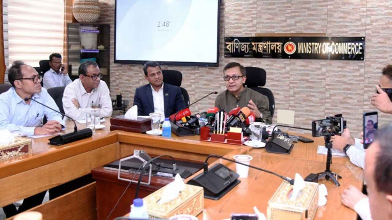 সরকার কৃত্রিম সংকট বা কারসাজি বরদাশত করবে না: বাণিজ্যমন্ত্রী