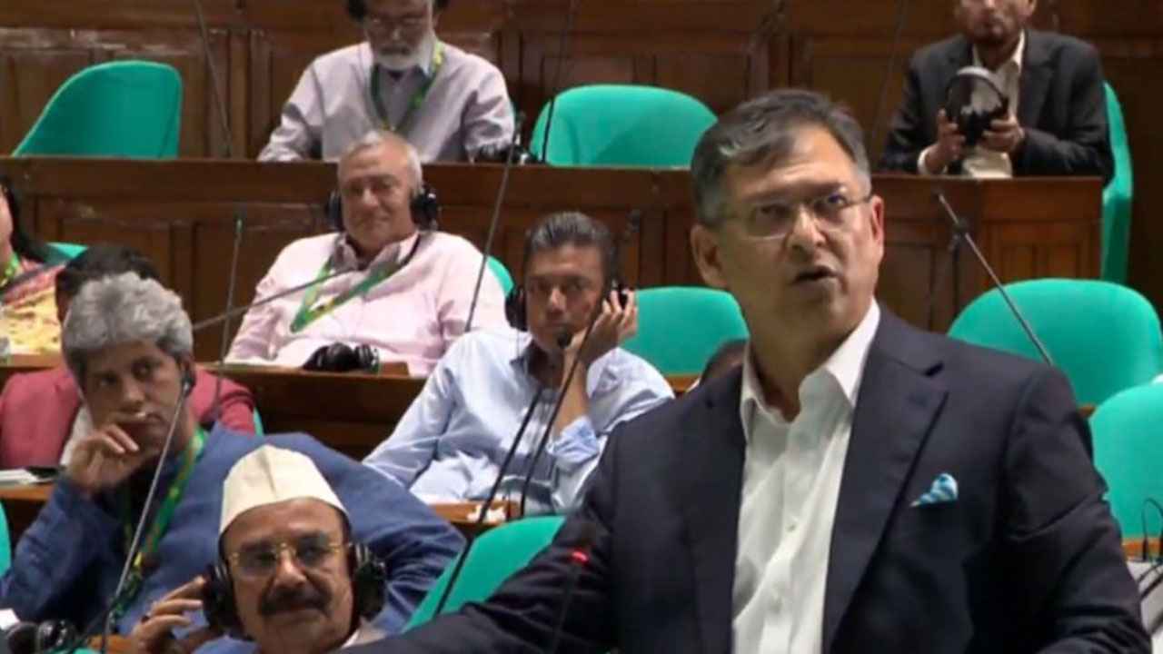 সংবিধান পুনর্লিখন নয়, সংশোধনেই সংস্কার: স্বরাষ্ট্রমন্ত্রী