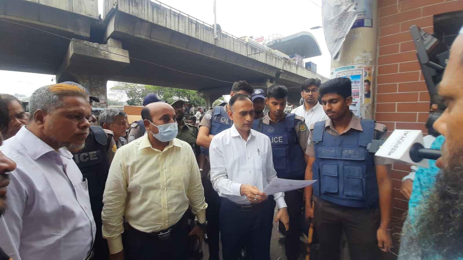 সায়েদাবাদে ১০০ অবৈধ বাস কাউন্টার সিলগালা