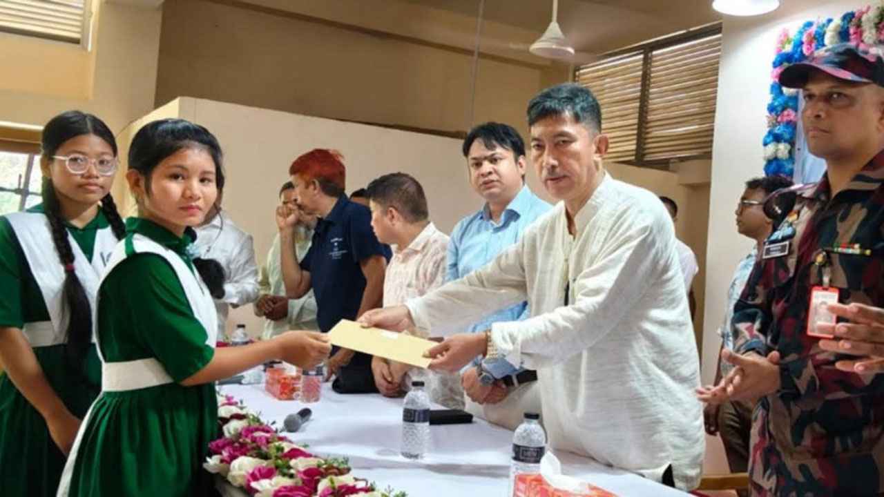 ‘অর্থাভাবে কোনো শিক্ষার্থী পরীক্ষা দিতে না পারা আমাদের জন্য লজ্জাজনক’