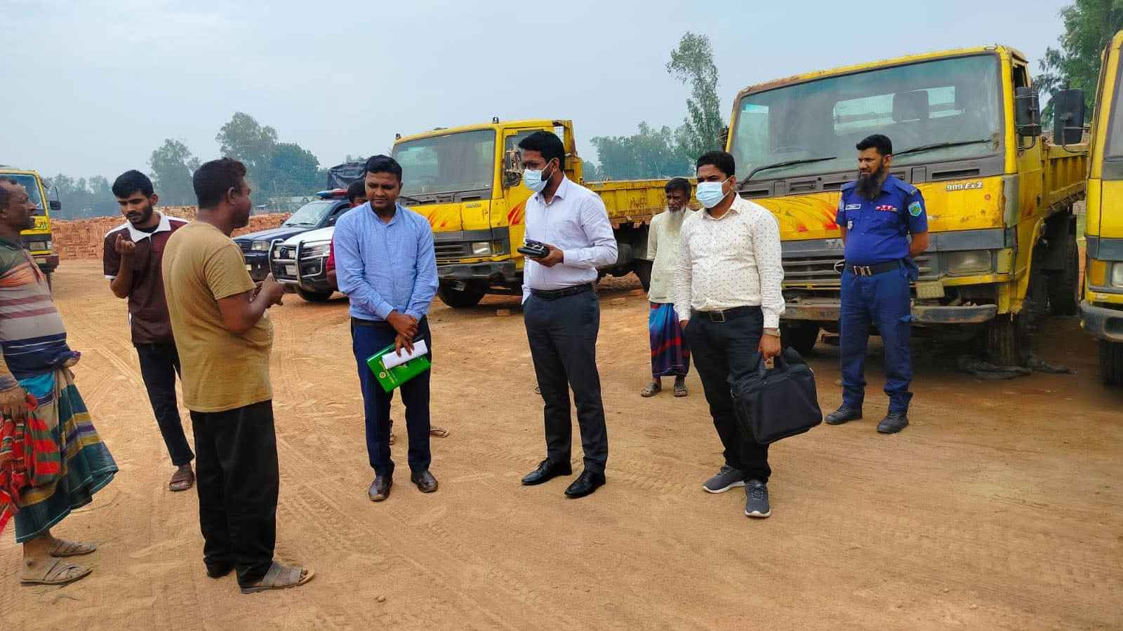 সিরাজগঞ্জে অবৈধ দুটি ইটভাটাকে ৯ লাখ টাকা জরিমানা