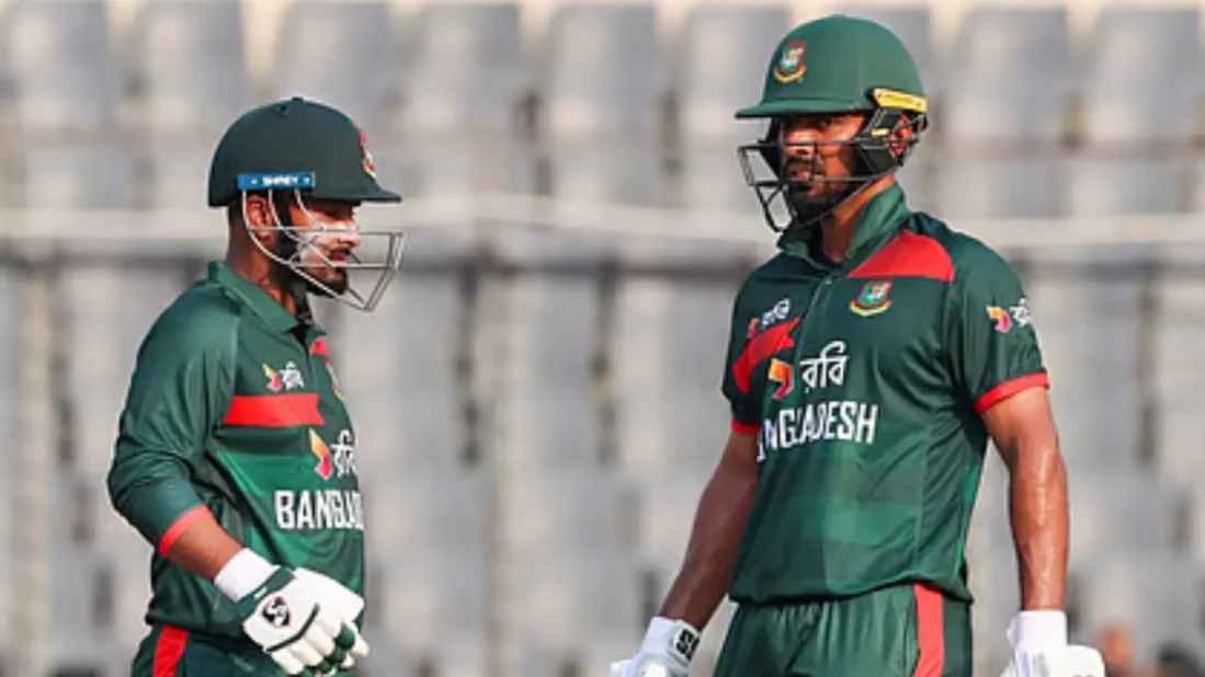 ফিফটির পর ফিরলেন সাইফ, একশ পেরোল বাংলাদেশ