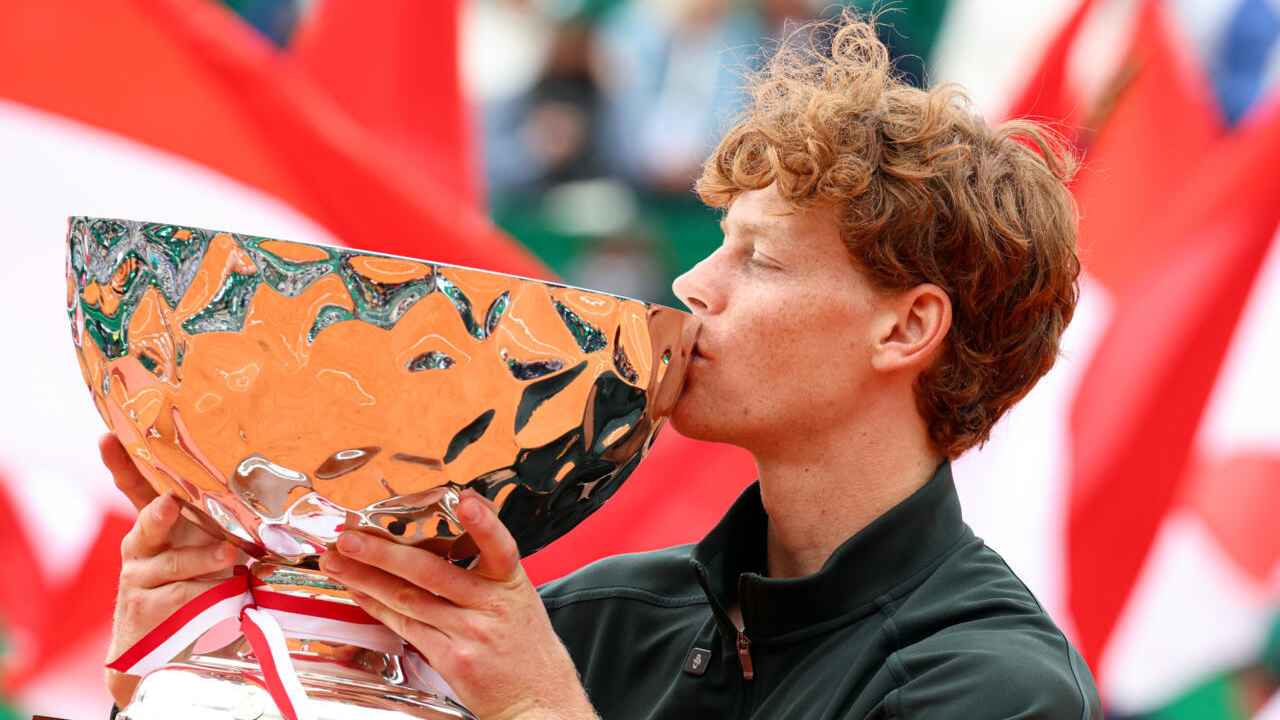 আলকারাজকে হারিয়ে সিংহাসনে ফিরলেন সিনার