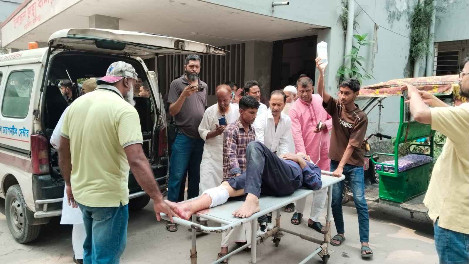 মুন্সিগঞ্জে রড দিয়ে বীর মুক্তিযোদ্ধার হাত-পা ভেঙে দিল ছাত্রলীগ নেতা