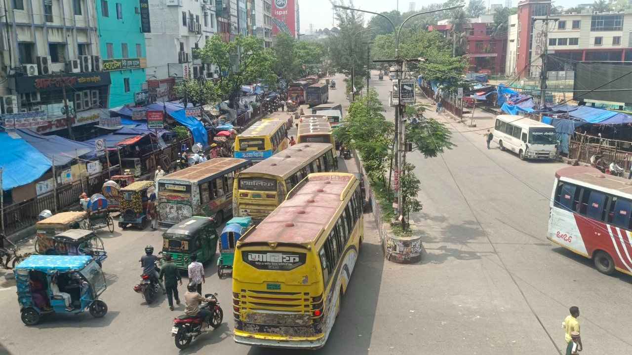 জ্বালানি সংকটের নামে বাসভাড়া বৃদ্ধিতে দূরপাল্লার যাত্রীদের উদ্বেগ