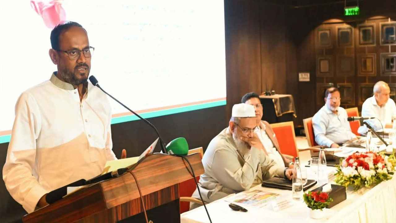 পোল্ট্রি খাত সংশ্লিষ্টদের জনস্বার্থে কাজ করতে হবে: প্রতিমন্ত্রী