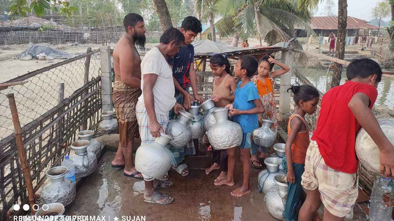 কক্সবাজারে সুপেয় পানির সংকট: বাড়ছে বোতলজাত পানির নির্ভরতা
