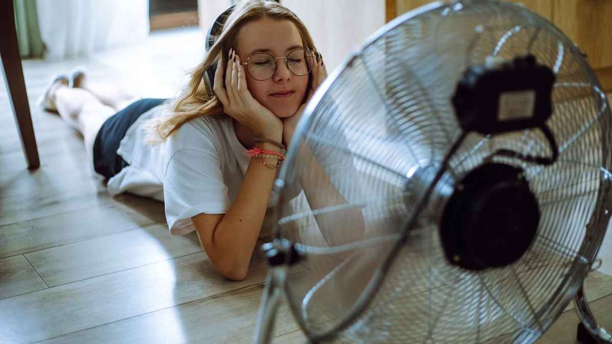 ফ্যান থেকে ঠান্ডা বাতাস পাওয়ার ৫ জাদুকরী কৌশল