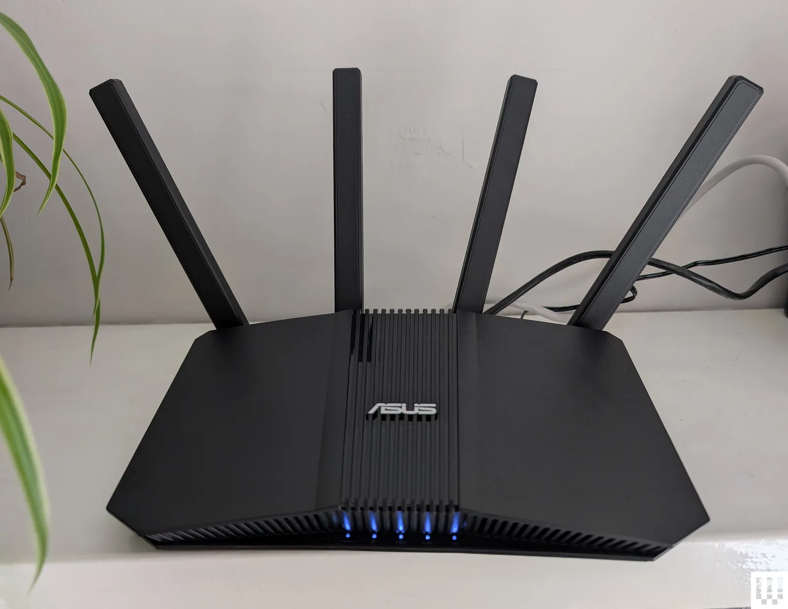 Asus-RT-BE58U-Wi-Fi-Router-(front)-Reviewer-Photo-SOURCE-Simon-Hill