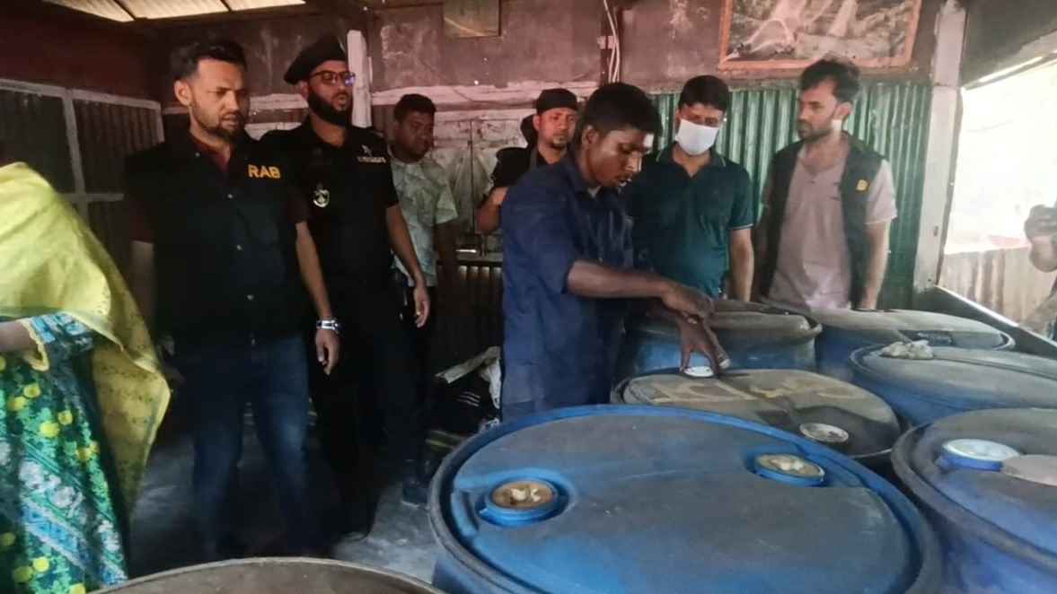 ব্রাহ্মণবাড়িয়ায় অবৈধভাবে মজুত করা ১০ হাজার লিটার জ্বালানি তেল জব্দ