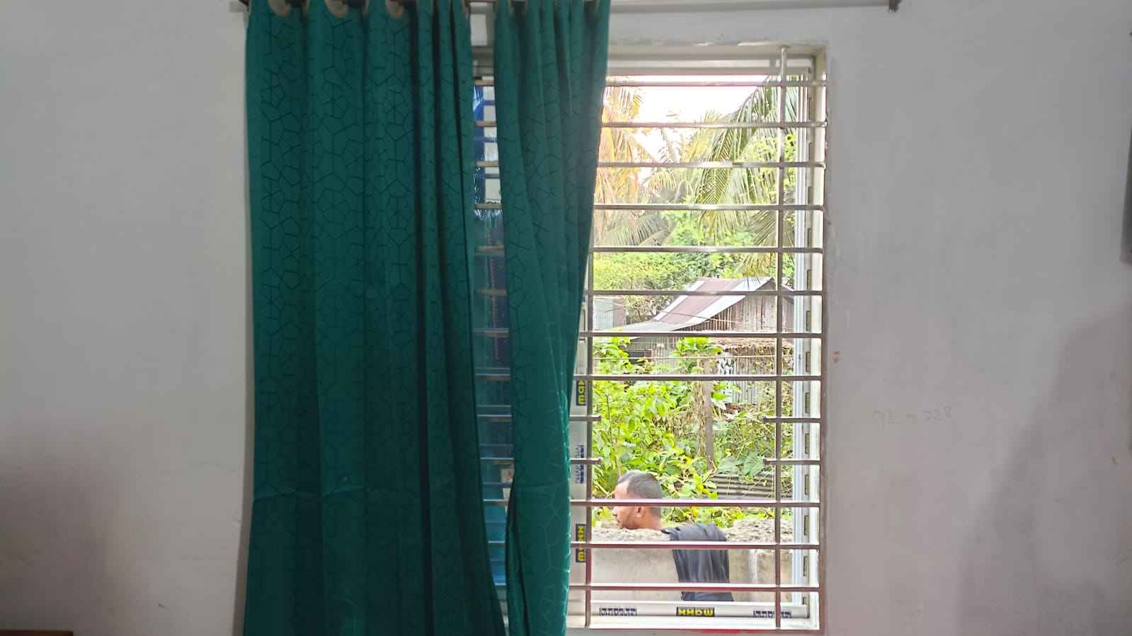 বরগুনায় পুলিশ সদস্যদের বাসায় গ্রিল কেটে ডাকাতি, স্বর্ণালংকার লুট