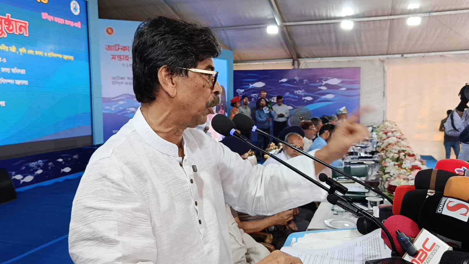 ইলিশের উৎপাদন বৃদ্ধিতে জেলেসহ সবাইকে ভূমিকা রাখতে হবে: মন্ত্রী