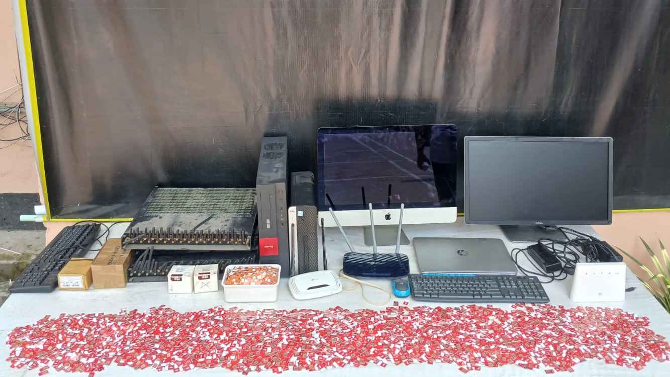 কুমিল্লায় ৮ হাজার ৩১৮ সিমসহ ভিওআইপি সরঞ্জাম জব্দ