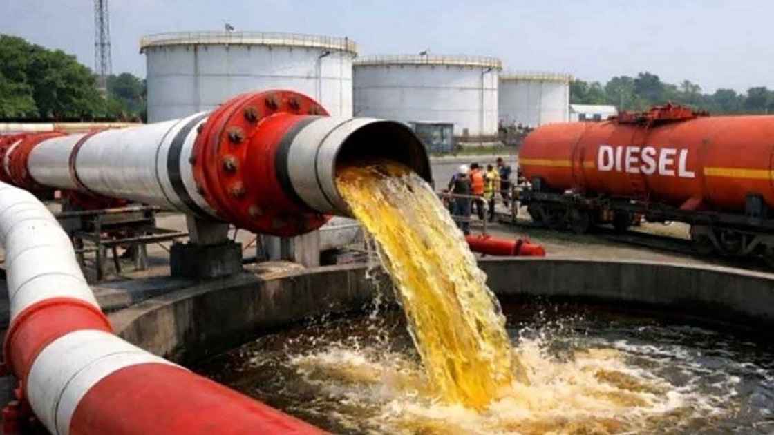 জরুরি ভিত্তিতে ১ লাখ টন ডিজেল, ২ কার্গো এলএনজি কিনছে সরকার